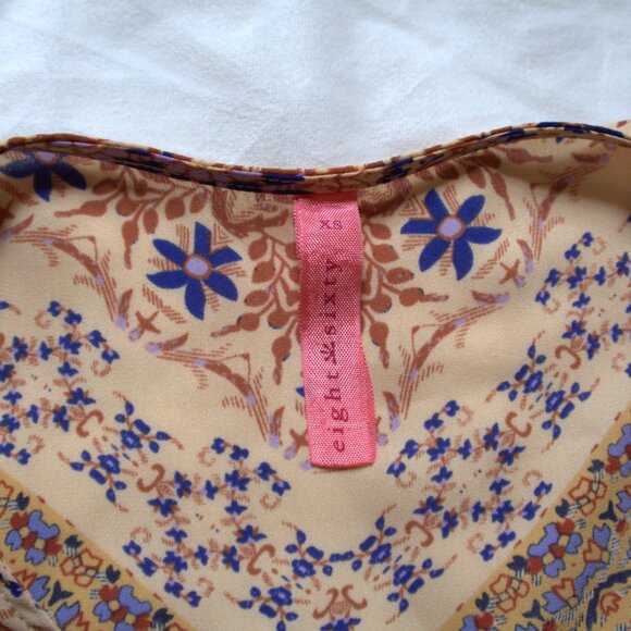 Eight Sixty | Printed Flowy V-neck Tank-top - Picture 5 of 6